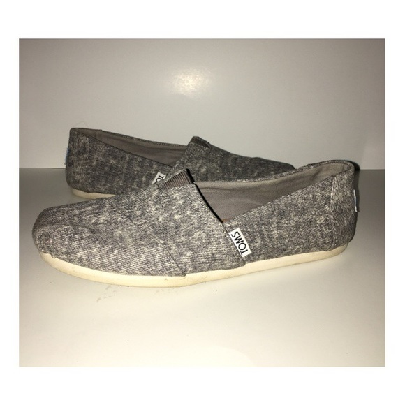 TOMS - Picture 2 of 4